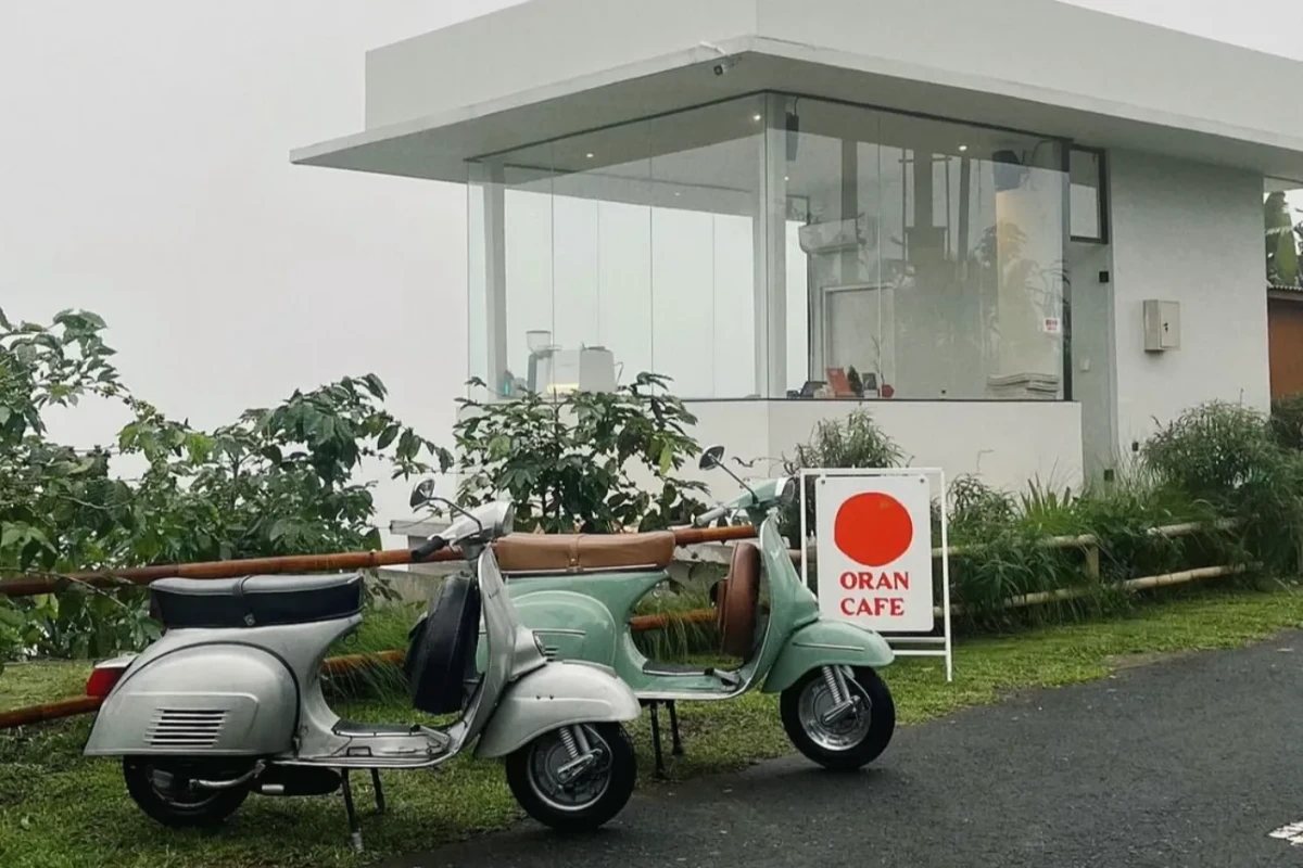 Duduk bentar,jatuh cinta selamanya Oran Cafe vibes