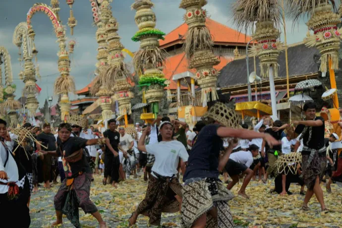 Siat Tipat Tradition