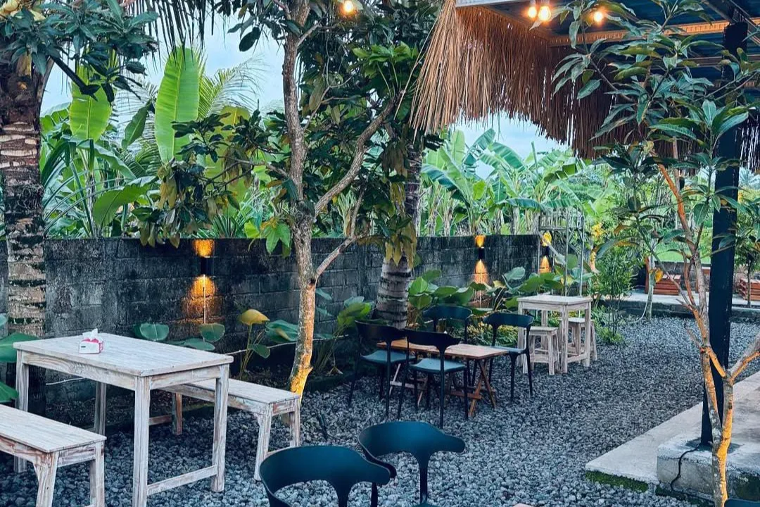 Nyuh coffee shop