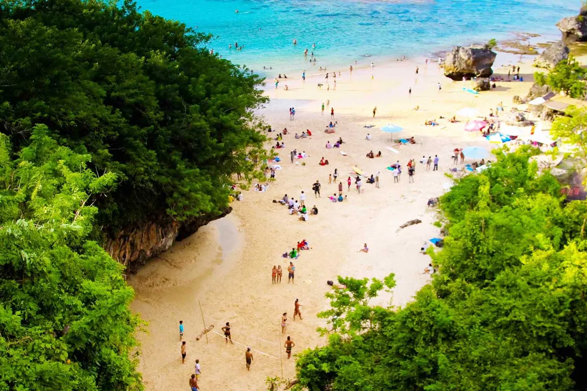 Pantai Padang Padang