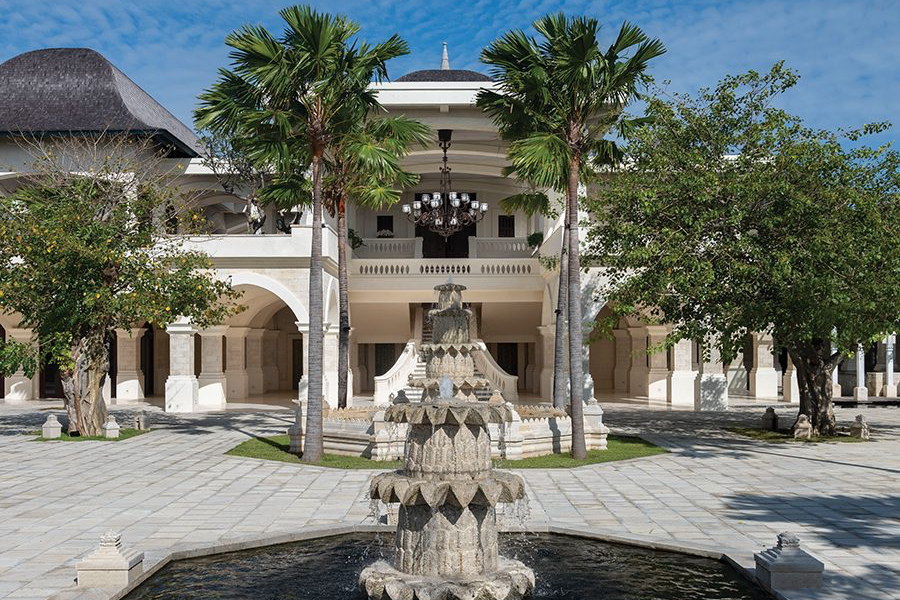 rasakan menjadi sultan di Jumeirah Bali