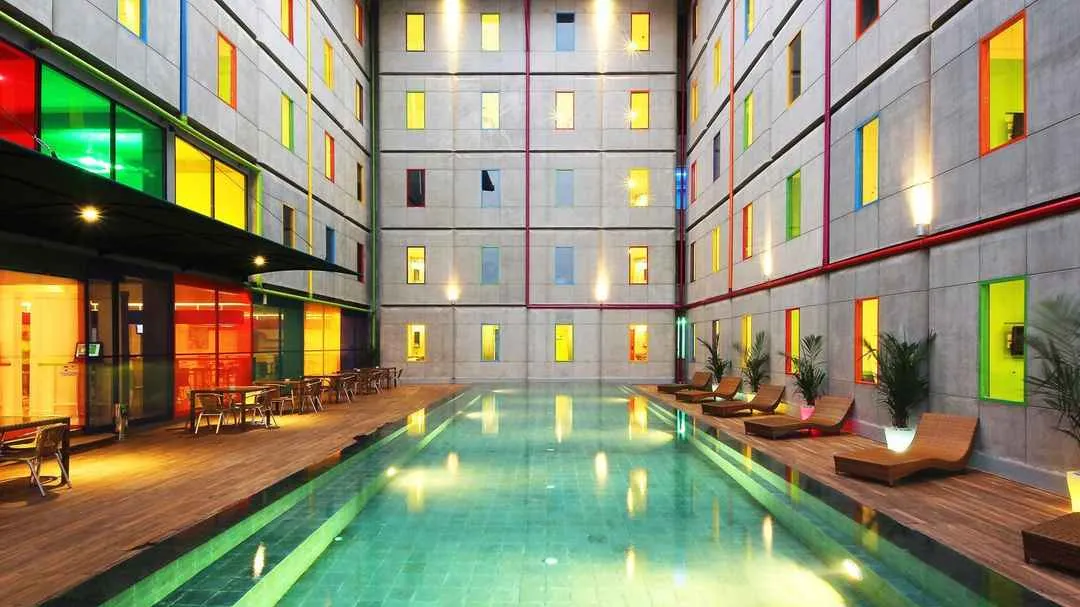 lungkungan hotel yang nyaman