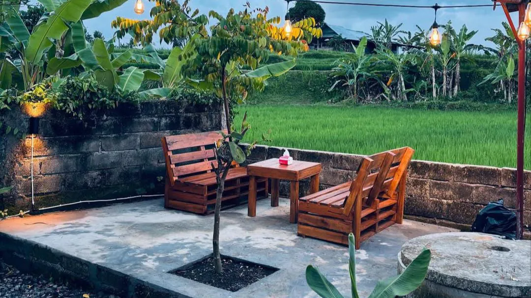 nyuh coffee shop