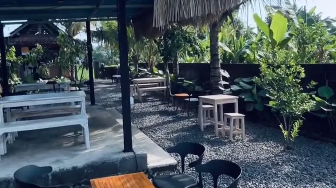 nyuh coffee shop