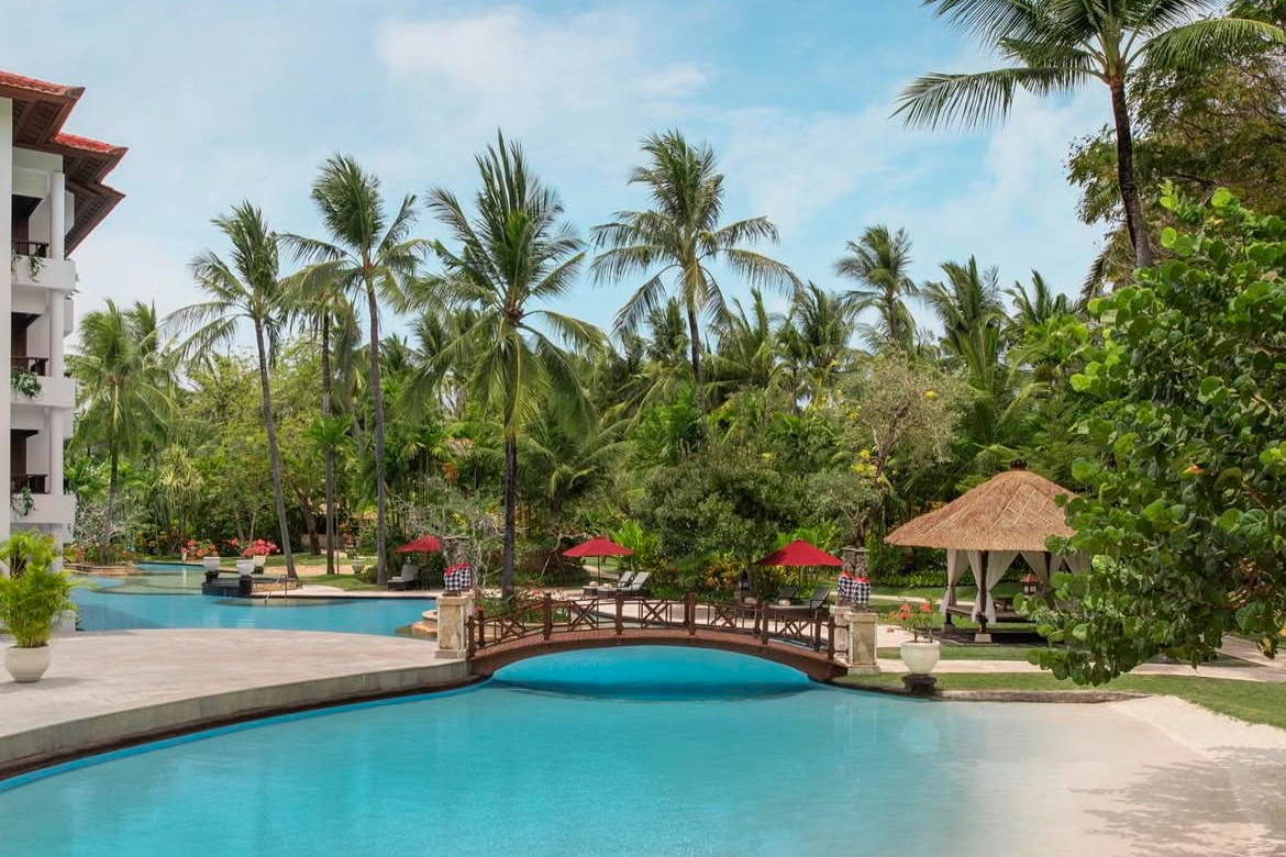 Staycation mewah di surga tropis
