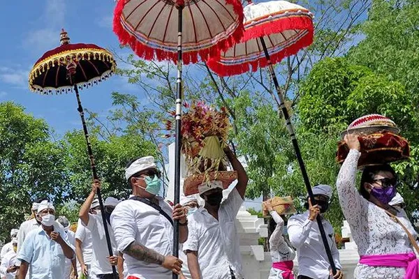 Tradisi Kuningan